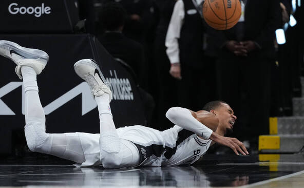 Houston s'incline encore contre les Lakers