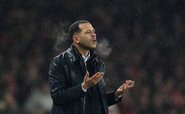 Chelsea vire son entraîneur Liam Rosenior