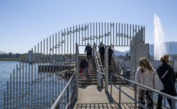 Inauguration du nouveau portail poétique du Bains des Pâquis