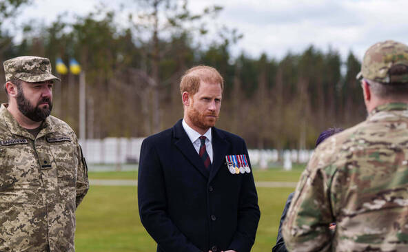 Harry s'initie au déminage en Ukraine, 30 ans après Diana en Angola