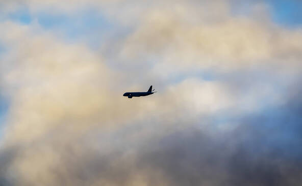 Lancement d'une initiative pour taxer l'avion et favoriser le train