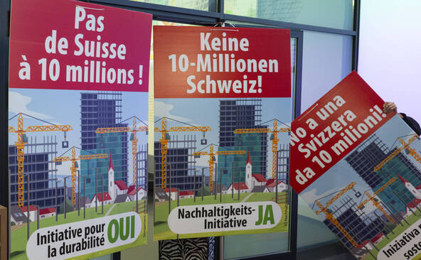 Une majorité favorable à l'initiative « Pas de Suisse à 10 millions »