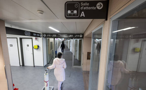 Racisme aux HUG: une haute responsable retrouvera son poste