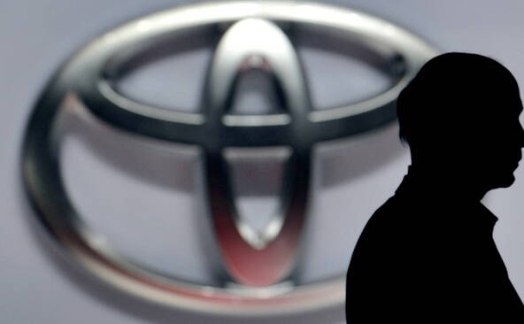 Toyota: bénéfice net annuel en chute de 19%, prudence pour l'avenir