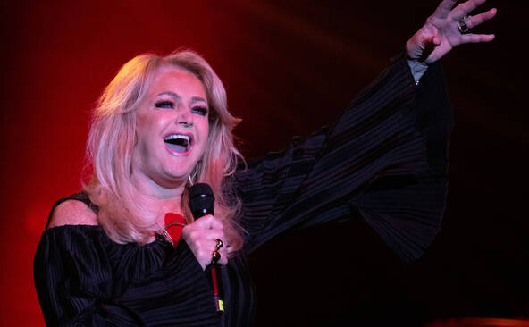 Bonnie Tyler en coma artificiel après avoir été opérée au Portugal
