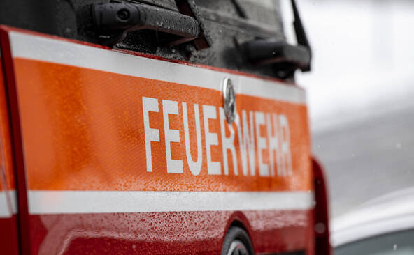 Important dégagement de fumée lors d'un incendie majeur à Glaris