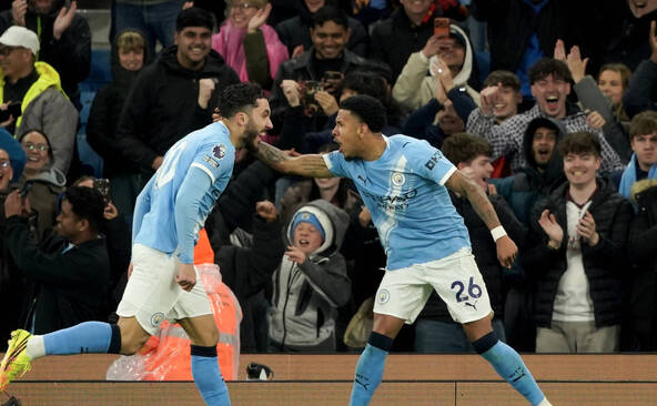 Manchester City revient à deux points d'Arsenal