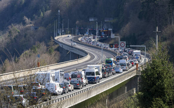 Déjà 9 km de bouchon au tunnel du Gothard