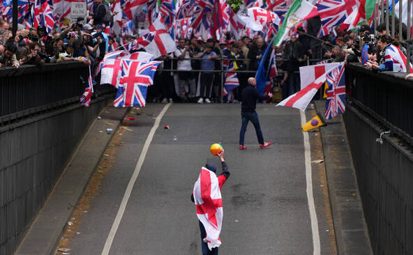 Marche d'extrême droite et contre-manifestation à Londres