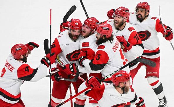 Les Hurricanes prennent la main face à Montréal
