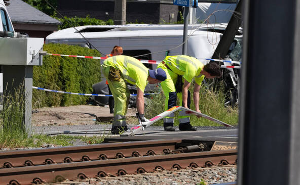 Un car scolaire percute un train en Belgique: plusieurs « victimes »
