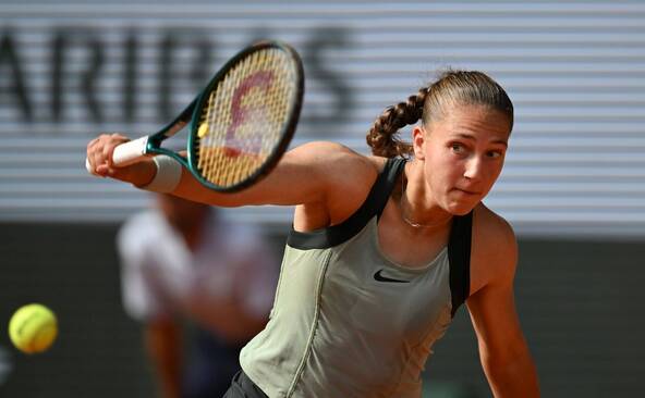 RG: Parry terrasse Anisimova, choc Osaka-Sabalenka en huitièmes