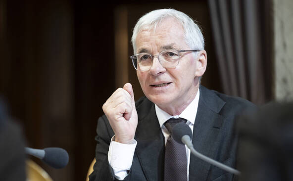 Oui à la primauté des CCT sur les salaires minimaux cantonaux
