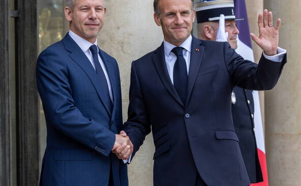 Election de Magyar: Macron voit une « nouvelle ère pour l'Europe »