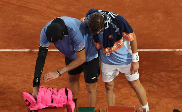 Arnaldi qualifié pour les demies après l'abandon de Berrettini