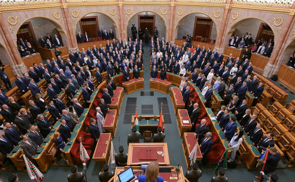 En Hongrie, les députés renoncent à 40% de leur salaire