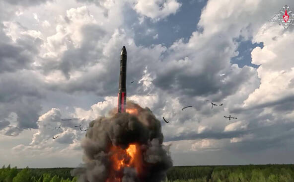 Armes nucléaires: les Etats-Unis de Trump ont explosé les dépenses