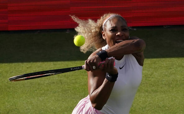 Sa partenaire de double blessée, Serena Williams abandonne