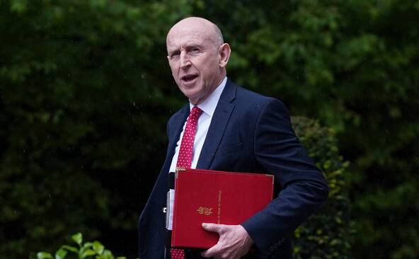 Le ministre britannique de la Défense John Healey démissionne