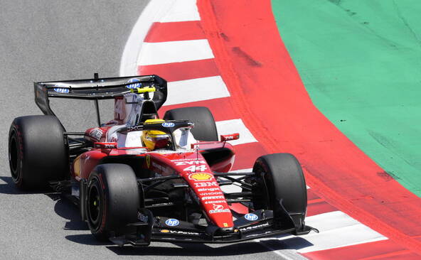 F1: Hamilton gagne enfin au volant d'une Ferrari