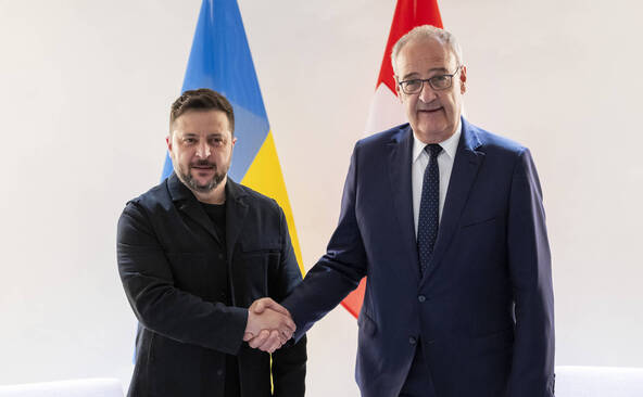 Guy Parmelin et Volodymyr Zelensky discutent à Genève