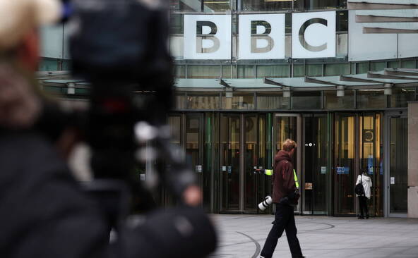 La BBC va supprimer 550 postes d'ici mars 2027