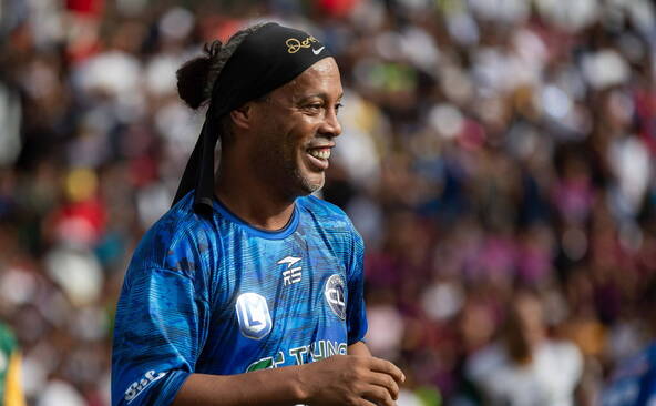Ronaldinho en 3e division italienne, pour rejouer?