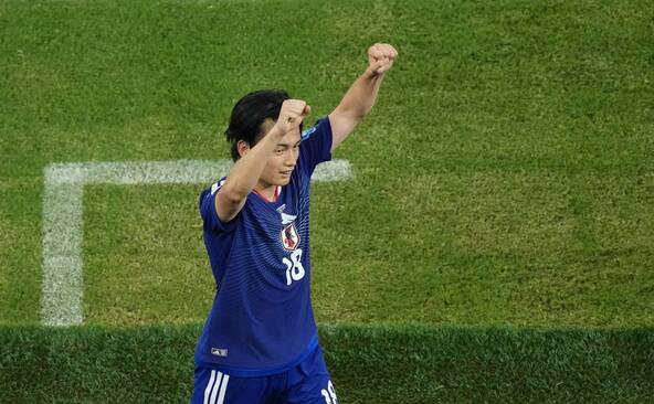 Le Japon se relance en écrasant la Tunisie 4-0