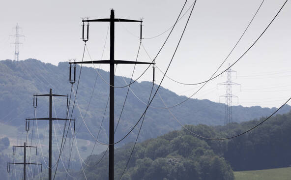 Accord sur l'électricité: premier obstacle franchi en commission
