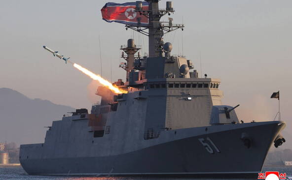 Des navires nord-coréens équipés d'armes nucléaires, annonce Kim