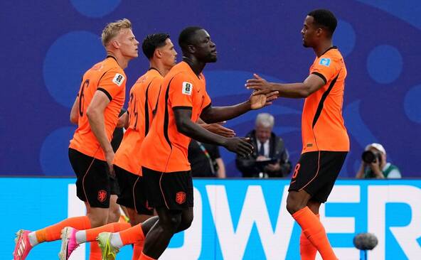 Les Pays-Bas premiers, le Japon et la Suède qualifiés
