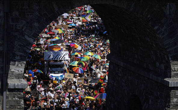 Lausanne: des milliers de personnes pour la Pride romande