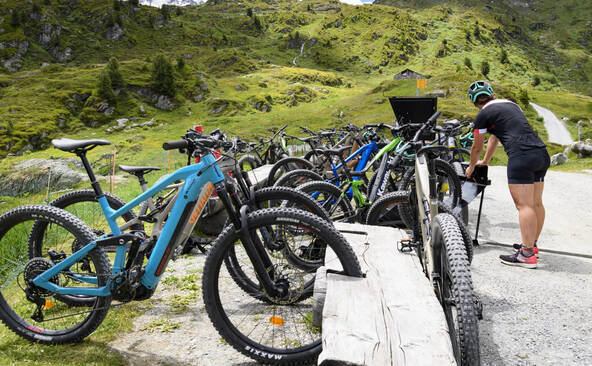 La Suisse unifie la signalisation des trails de VTT