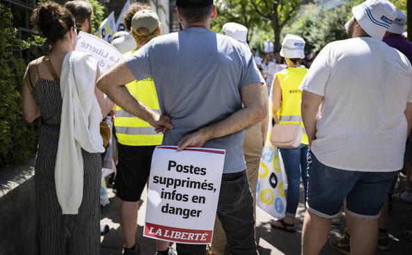 Mobilisation contre la restructuration de St-Paul Médias à Fribourg