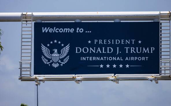 L'aéroport de Palm Beach porte désormais le nom de Donald Trump