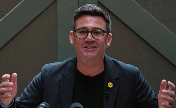 Burnham plébiscité au début de la course à la succession de Starmer