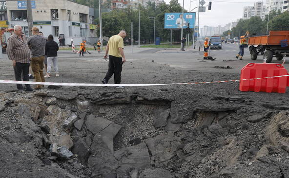 Kiev attaquée par des missiles russes: des explosions entendues