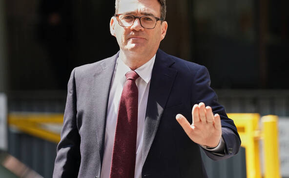 Andy Burnham nommé chef du Labour, avant de devenir 1er ministre