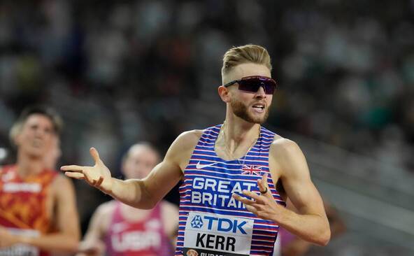 Josh Kerr bat le record du monde du mile à Londres