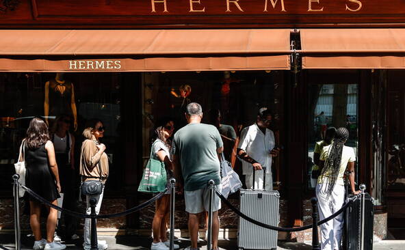 Hermès: bénéfice net stable au 1er semestre