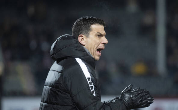 Yverdon ne décolle pas, Xamax leader
