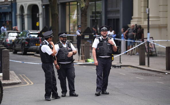 Londres: quatre hommes poignardés, une femme arrêtée