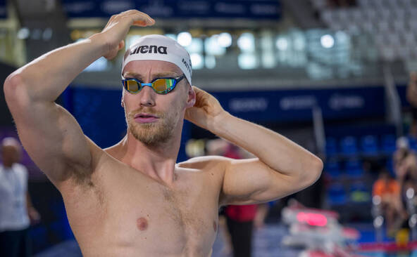 Mityukov 5e des séries du 200 m dos, Bucca 10e