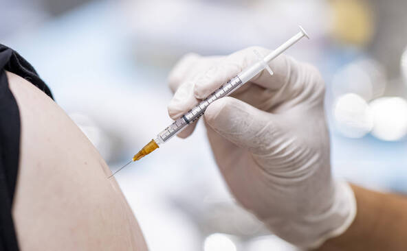 Retrait d'une étude controversée sur la surmortalité et le Covid