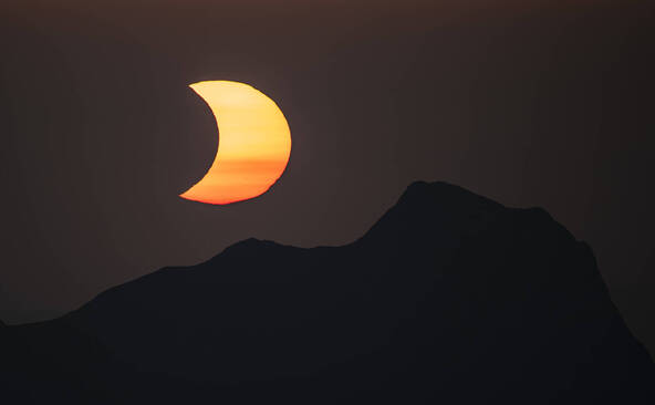Eclipse: de nombreuses personnes réunies dans toute la Suisse