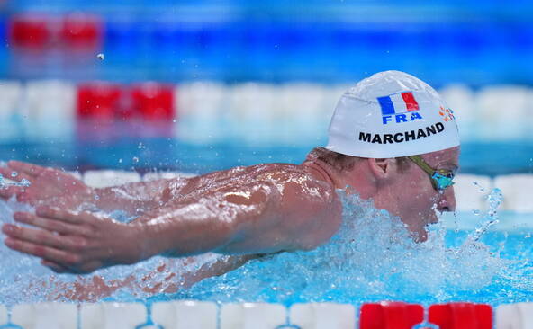 CE: Léon Marchand se pare d'or sur 200 m papillon