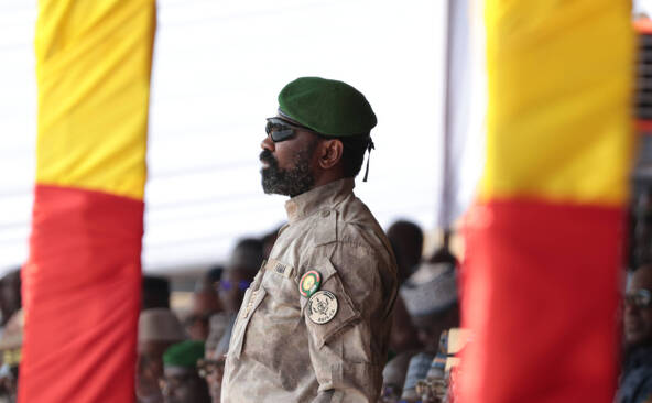 Mali: lourdes peines de prison pour des voix critiques de la junte