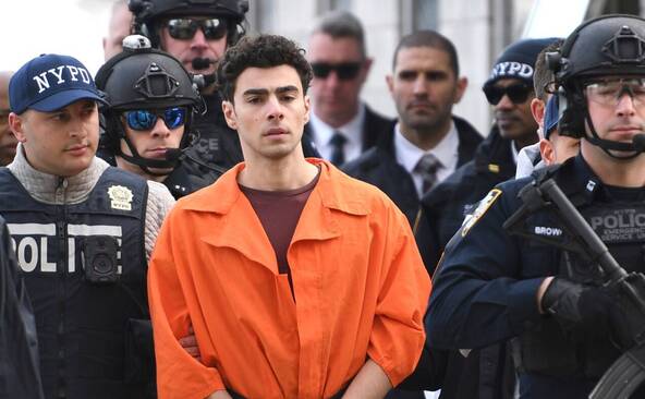 Le procès de Luigi Mangione à New York reporté après ses aveux