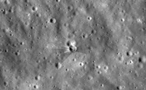 Clichés du cratère formé par une fusée SpaceX sur la Lune publiés