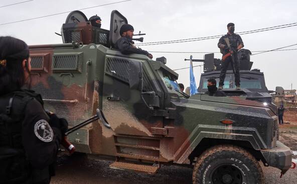 Syrie: le chef des forces kurdes annonce leur dissolution